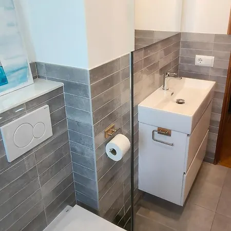 Apartment Quiet Pine Walk 20m From The *